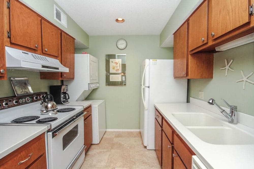 Lighthouse Tennis by Hilton Head Retreats