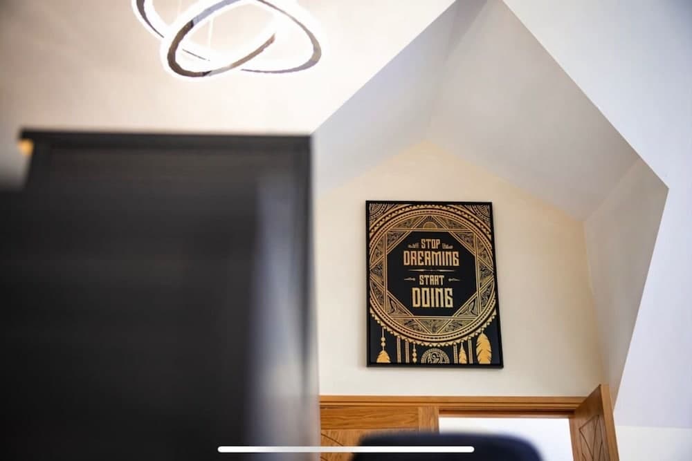 Mono Luxe Villa in Newcastle Upon Tyne