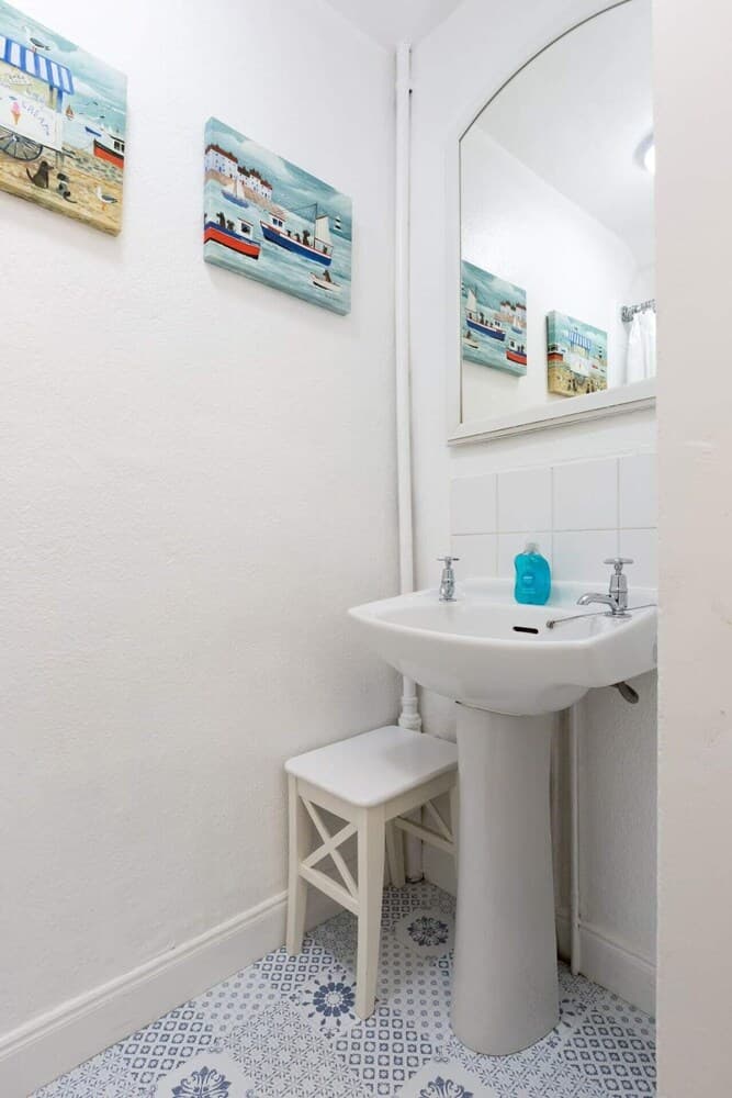 Homely 1 Bedroom Flat Near Haymarket Station