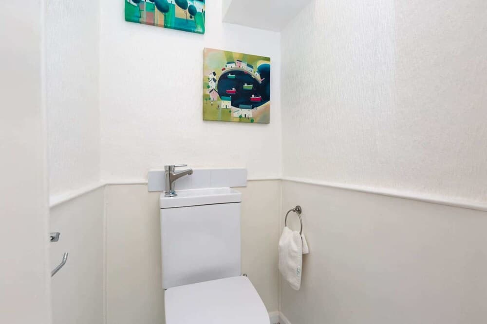 Homely 1 Bedroom Flat Near Haymarket Station