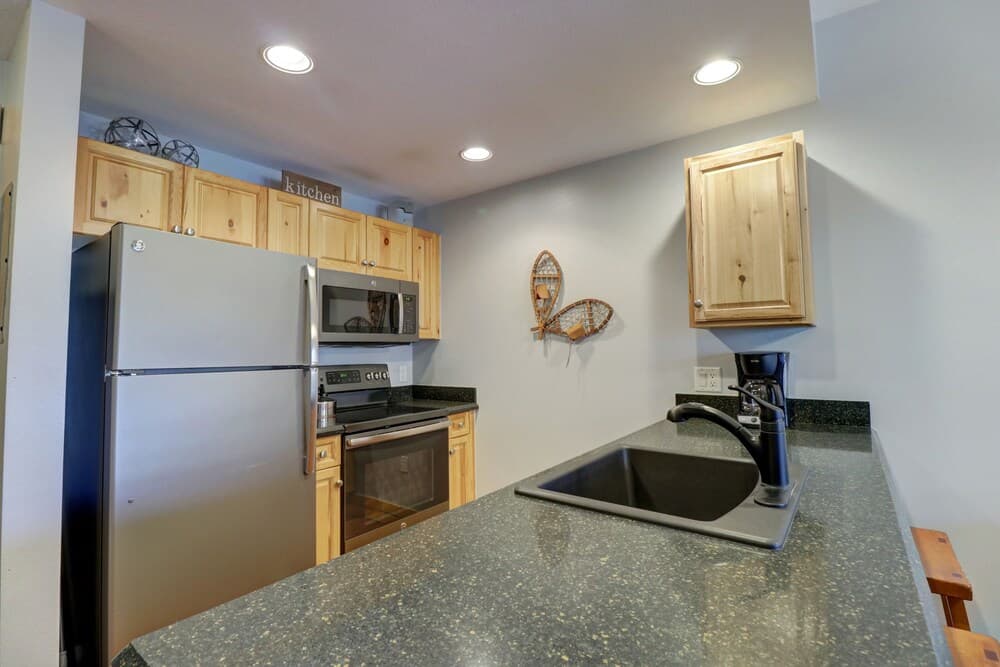 Perfectly Located Condo With Great Views - Tx207 by Redawning