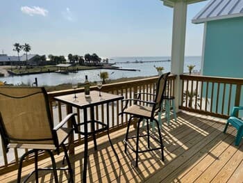 Little Fishin' Shack 3 Bedroom Home by Redawning