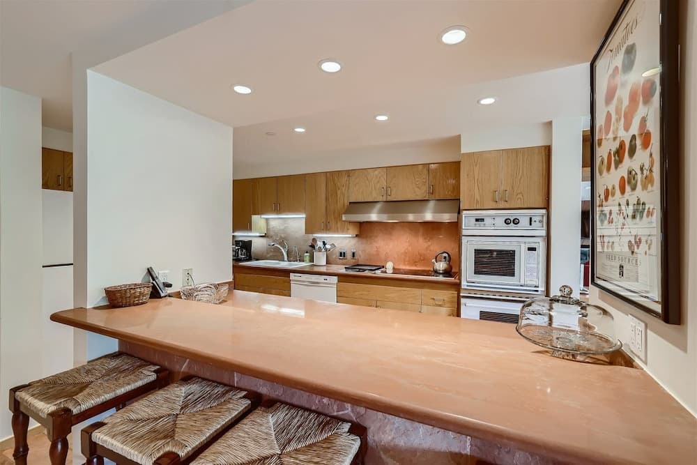 1-44 W Meadow Dr. 7 Meadow Vail Place