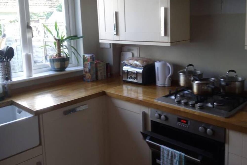 3-bed House, Sleeps 5, 5 min Walk From City Centre