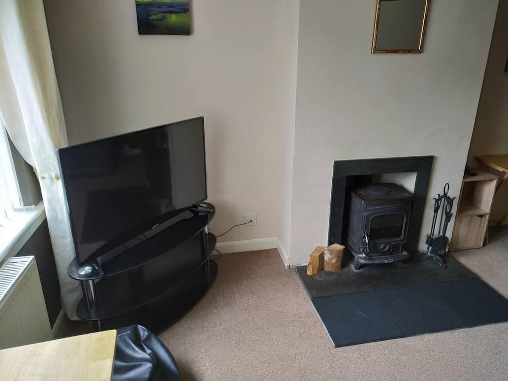 3-bed House, Sleeps 5, 5 min Walk From City Centre