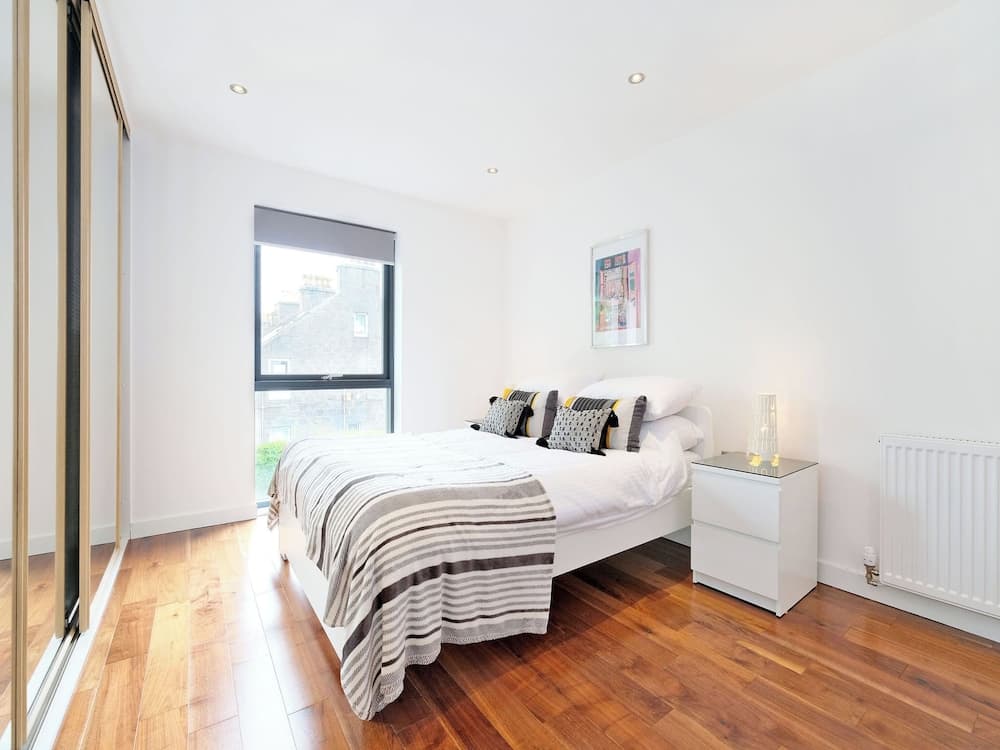 Stunning two Bedroom Home in West End Area of Aberdeen