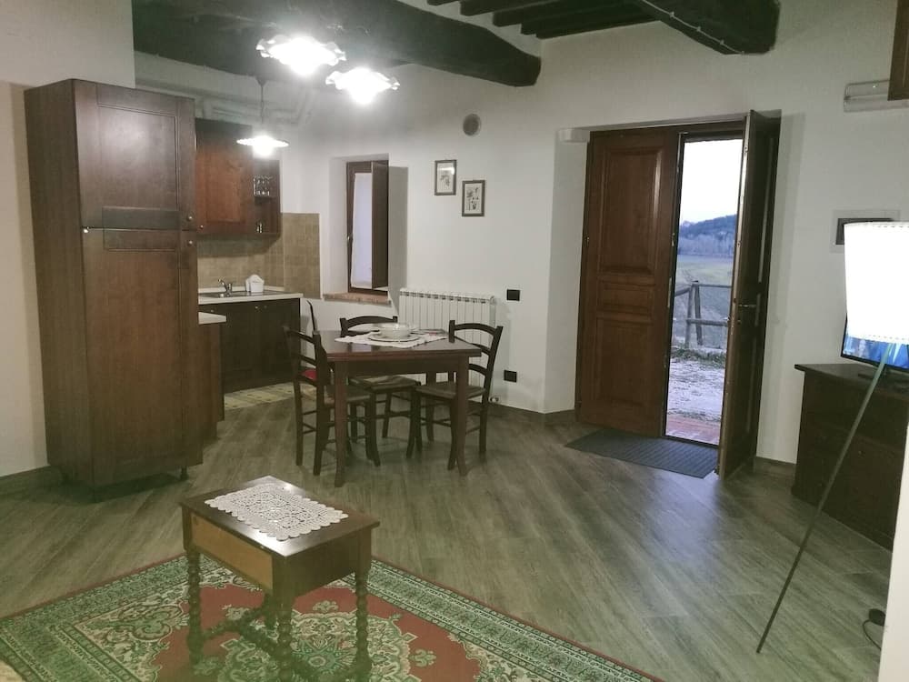 Apartment Rosa With 2 Bedrooms and Outdoor Shared Pool