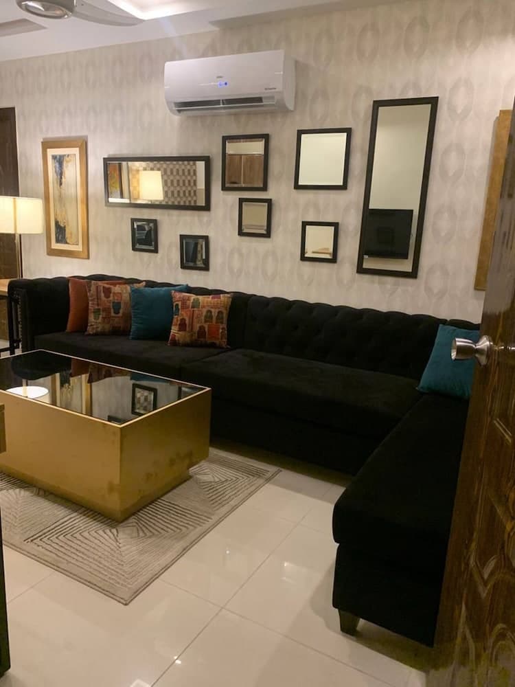 "1 Bedroom Apartment, Bahria Town Lahore Diamount01"