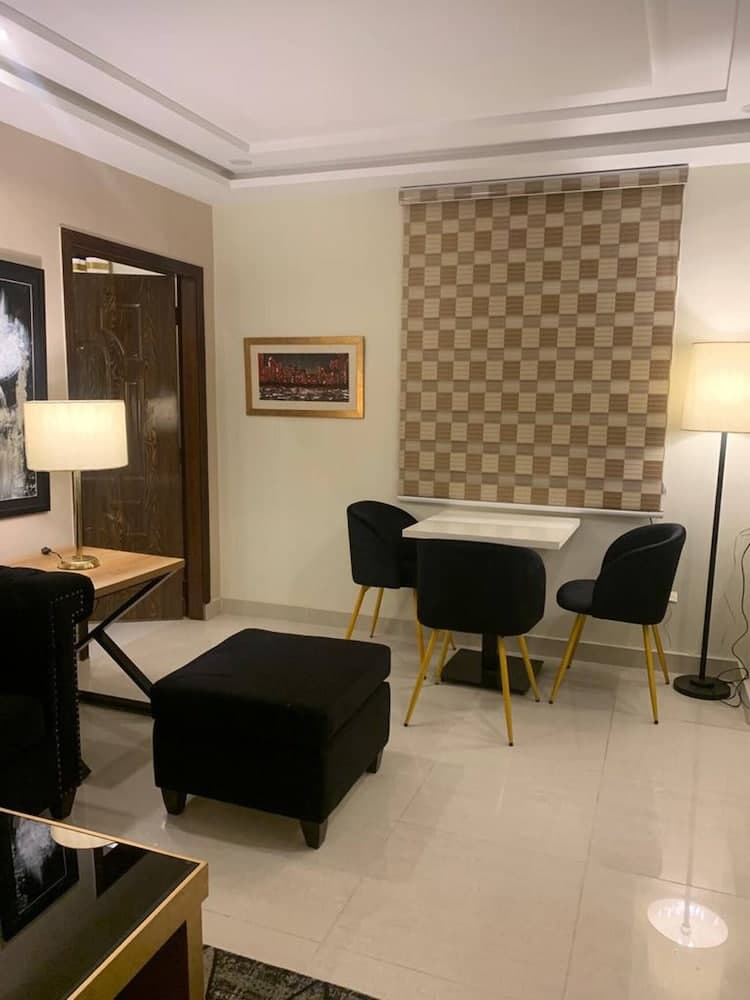 "1 Bedroom Apartment, Bahria Town Lahore Diamount01"