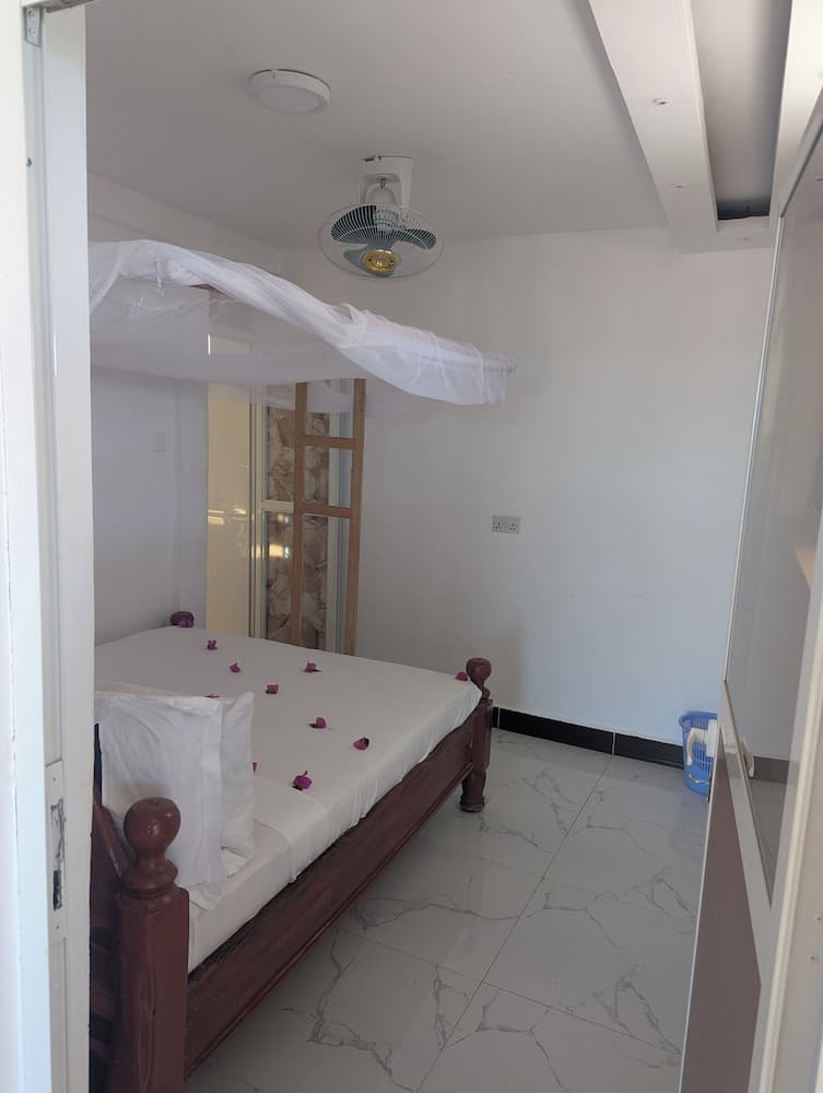 Room-room Nas- Right Side sea View 2nd f