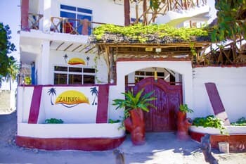 Room Hadija at the Beach for 2-3 Guests