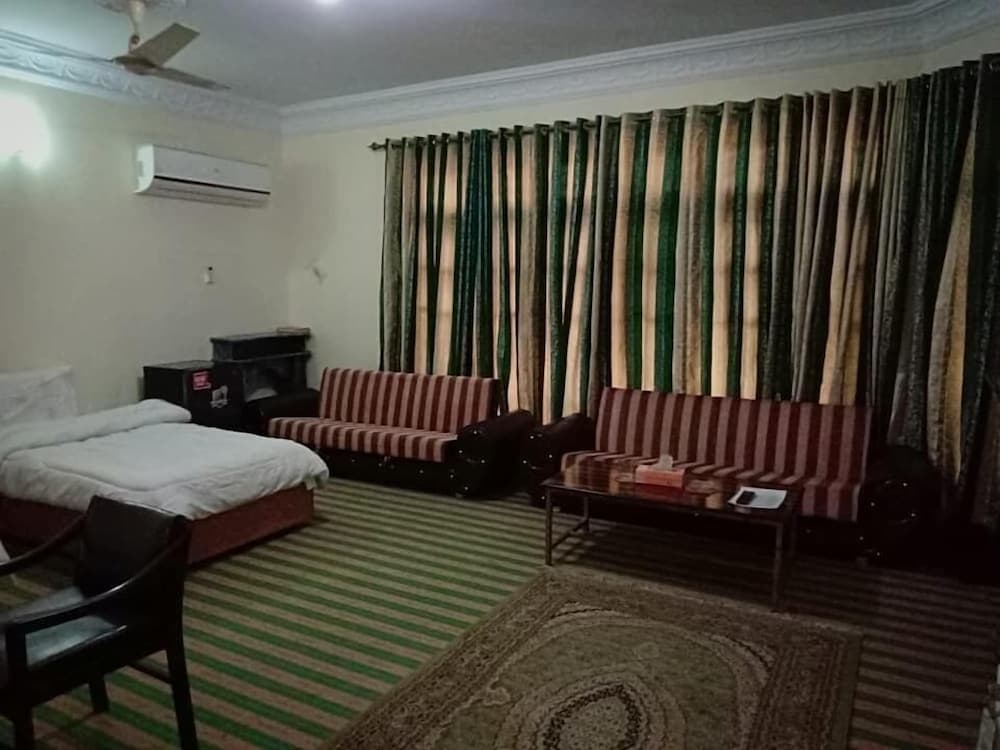 Shahi Palace Guest House