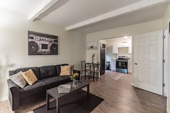 Cozy Apt Near Uc, Hospital And Zoo! Amazing Location! 1 Bedroom Apts by Redawning