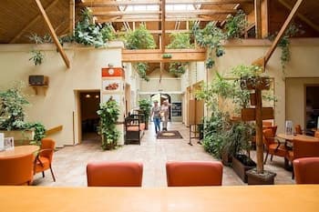 Gastland M0 Hotel & Conference Center