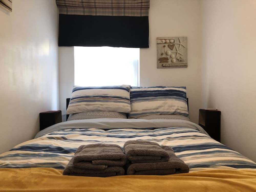 Beautiful 2 Bed Balcony Apart Seafront Eastbourne