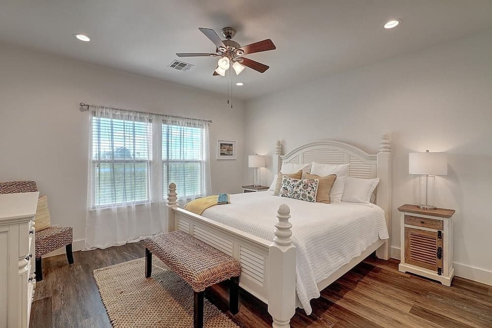 Laughing Gull 4 Bedroom Home by Redawning