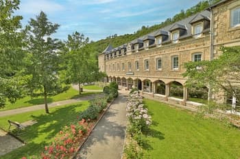 LOGIS HOTEL - L'HÔTEL DES BAINS