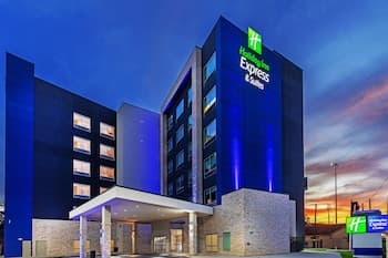 Holiday Inn Express & Suites Houston - N Downtown, an IHG Hotel