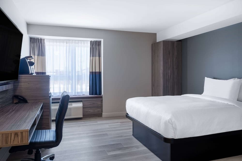 Microtel Inn & Suites by Wyndham Kanata Ottawa West
