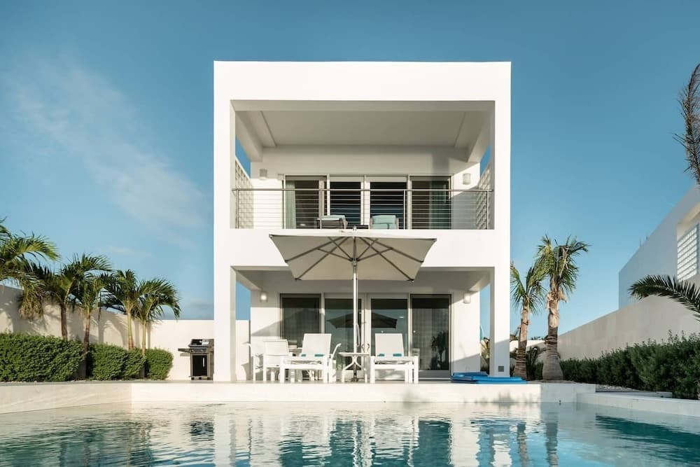 SulMare at Taylor Bay Luxury Villas