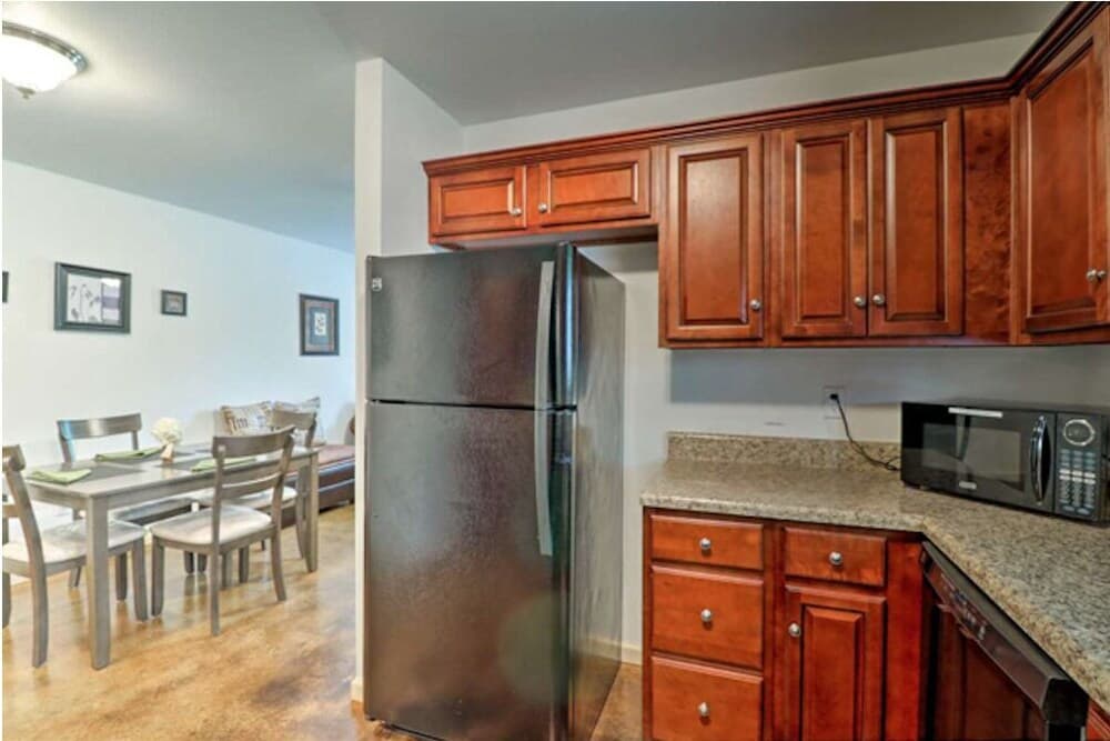 Cutie In Conway 3 Bedroom Duplex by Redawning