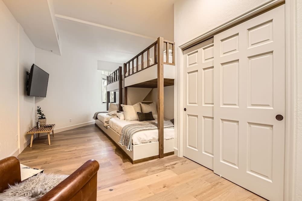 24b Powder Run 2 Bedroom Condo by RedAwning