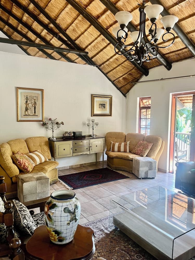 Serene Thatched Roof Retreat in Faerie Glen, Pretoria