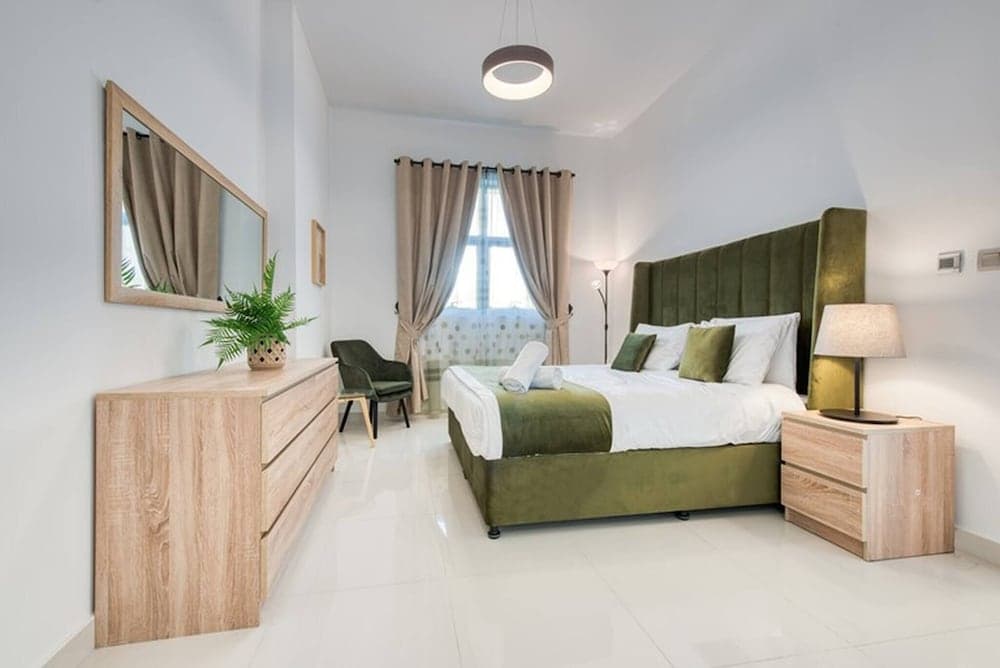 Dezire Beautiful Spacious Brand New With Balcony