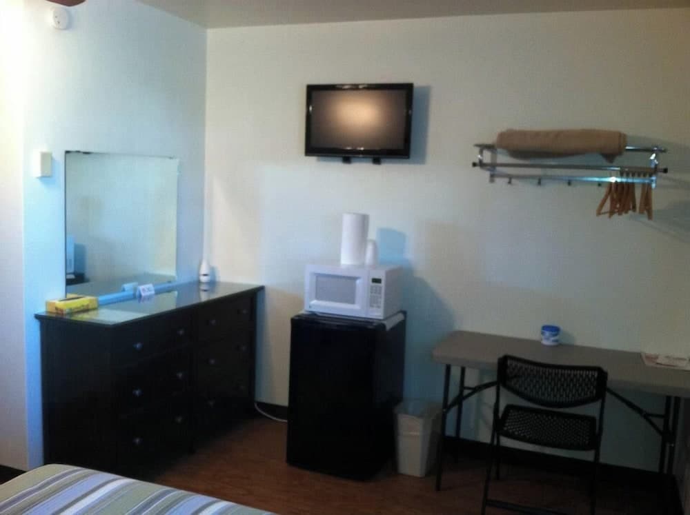 Cadiz Motel by OYO on route 250