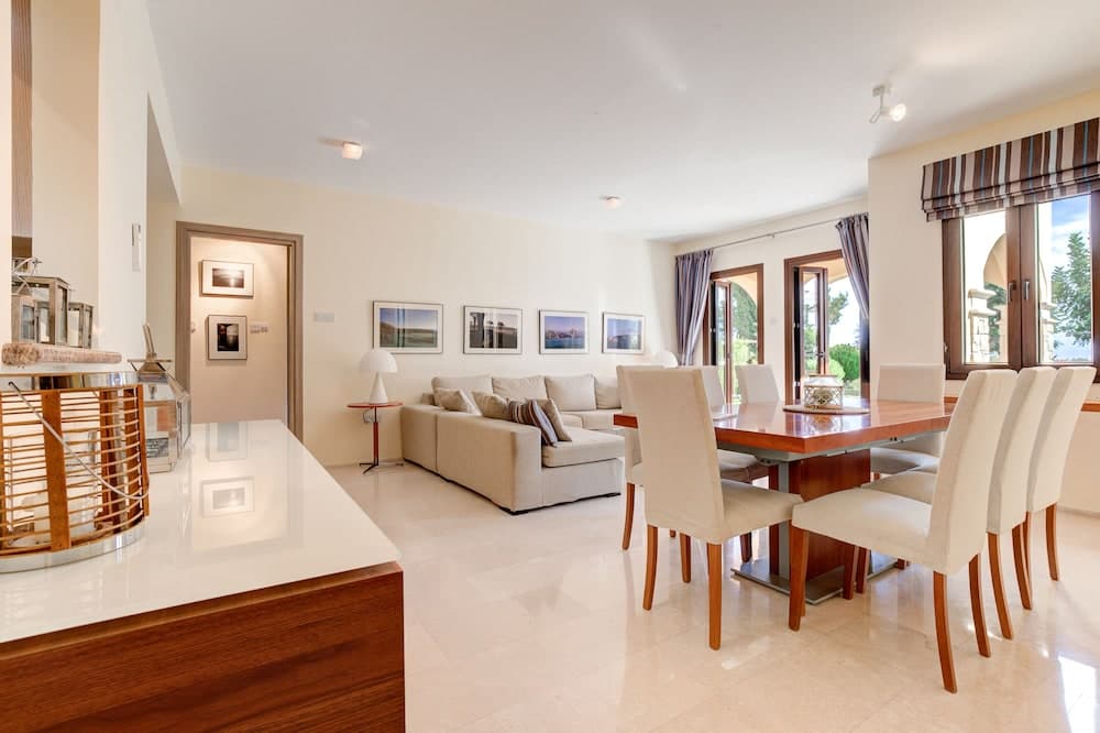 Apartment A02 - Roudias