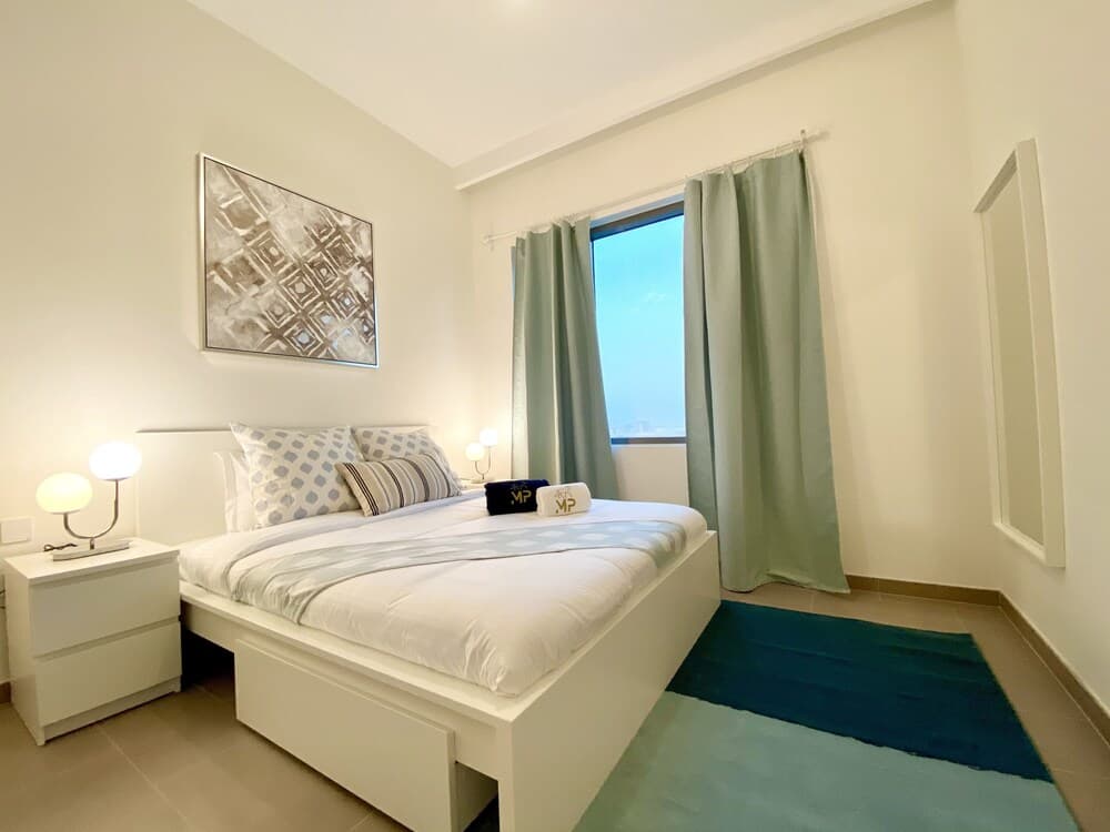 Marco Polo - Lofty Apt with Balcony Near Dubai Hills Mall