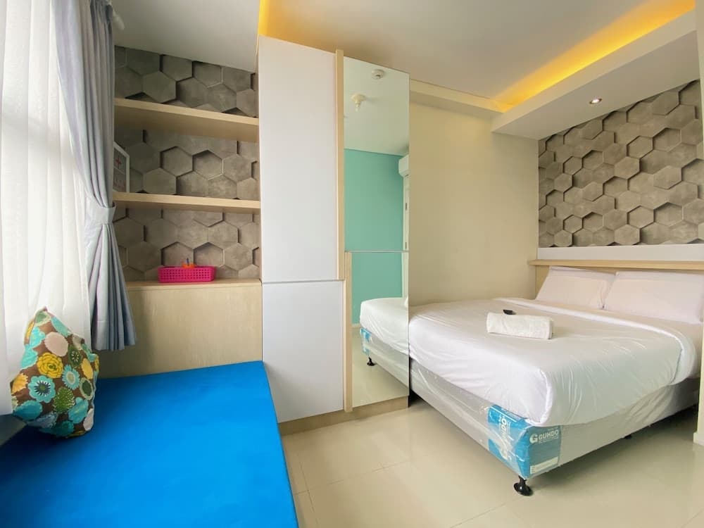 Homey and Clean 1BR Apartment at Parahyangan Residence