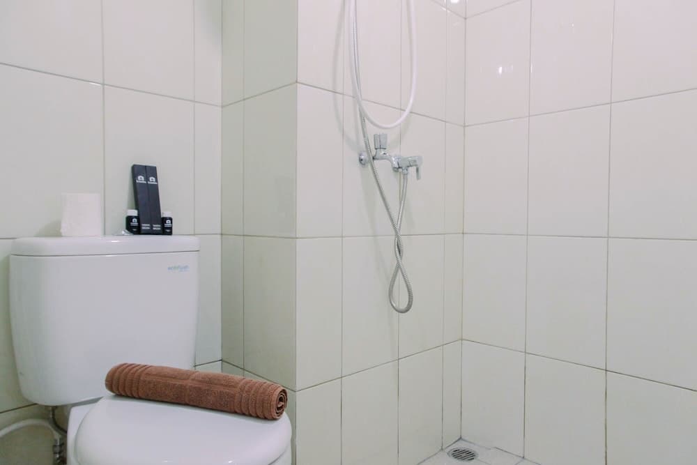 Cozy Stay Studio at Springlake Summarecon Bekasi Apartment