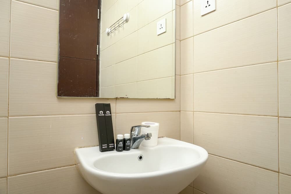 Comfortable 1BR @ Sky Terrace Apartment in Strategic Area