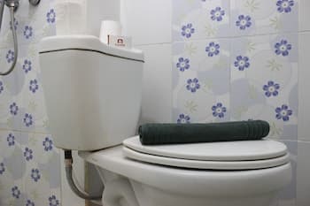 Compact Studio Room The Jarrdin Cihampelas Apartment