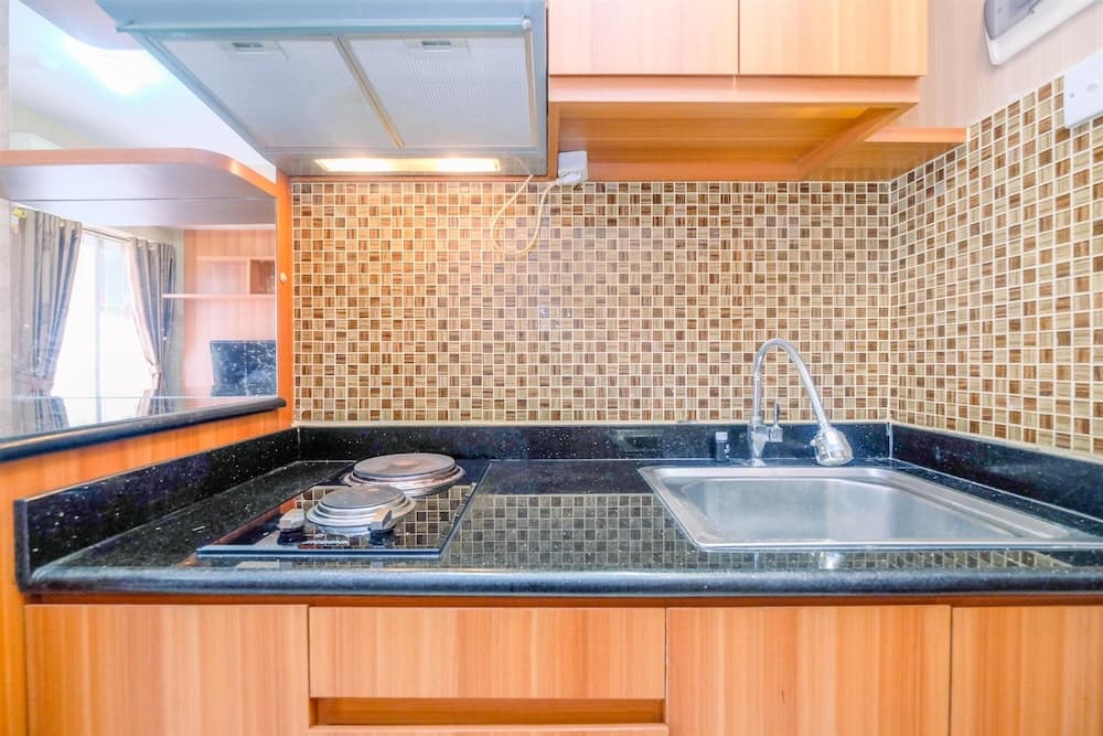 Cozy Living Studio Room Taman Melati Margonda Apartment