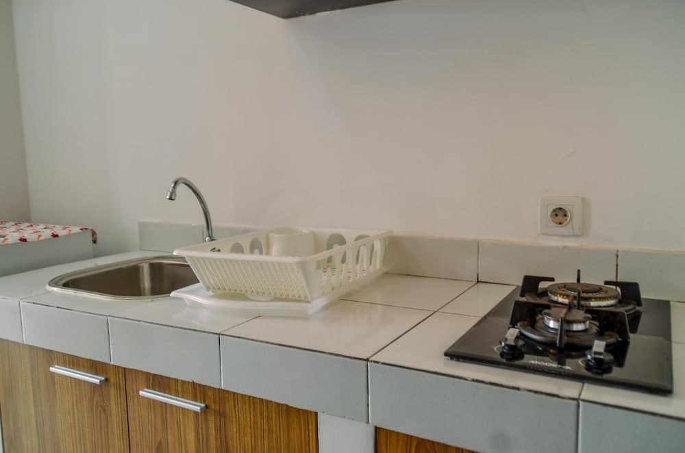 Compact and Modern Studio Room at Casa De Parco Apartment