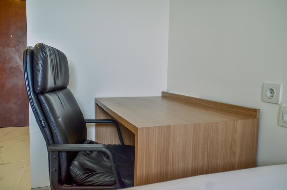 Fully Furnished with Modern Design Studio Sky House BSD Apartment