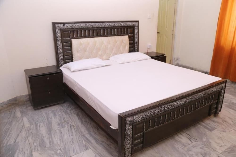 Hotel Sareena Residence