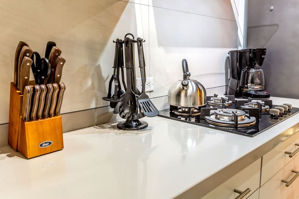 Apartment With Charming Patio+ BBQ Near Beach! Free Util's