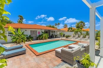 Modern Villa Private Pool 4min to Beaches!