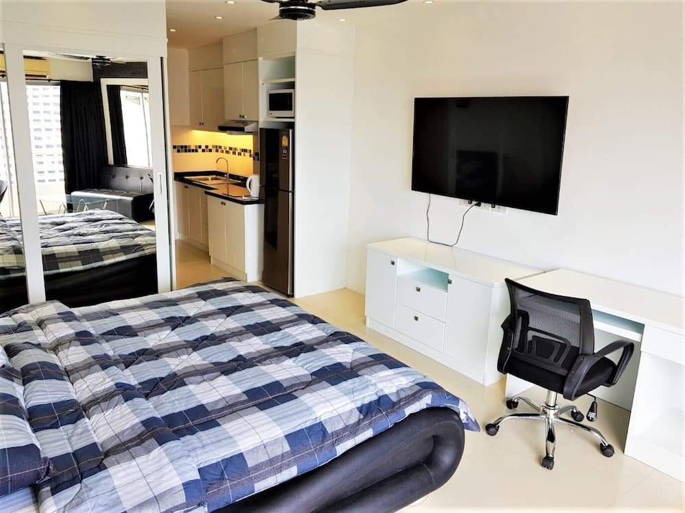 View Talay 1 - 11th Floor Studio Condo With Fantastic Views