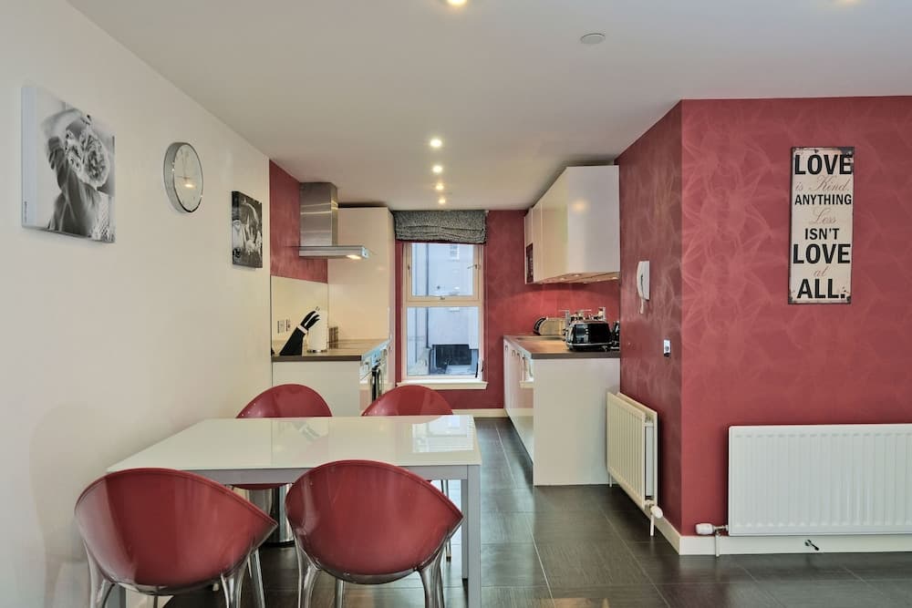 Trendy Home in Aberdeen