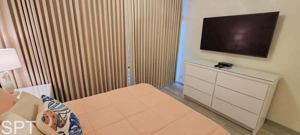 2 Level Beachfront Luxury 2 Bedroom Home by RedAwning