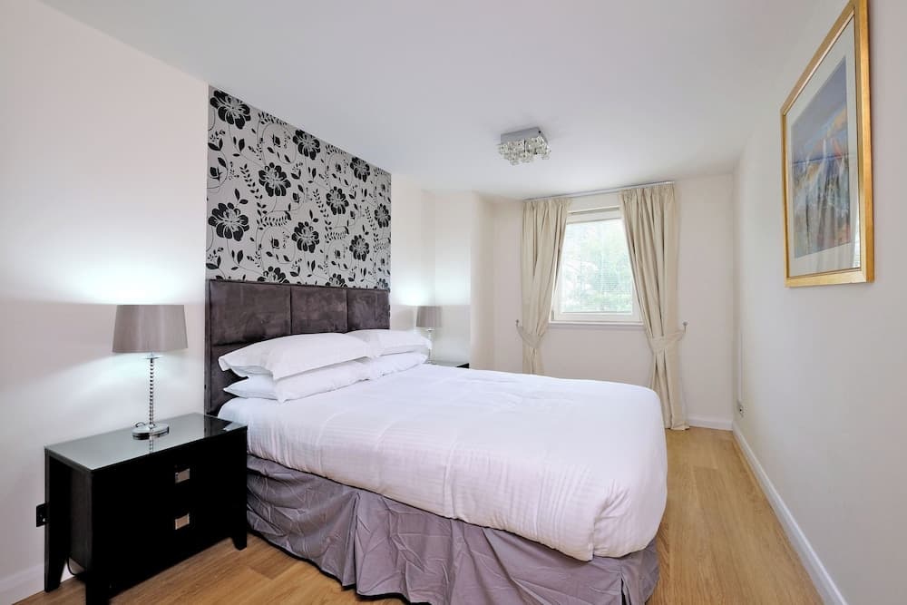 Deluxe and Secure Apartment Close to Aberdeen City Centre