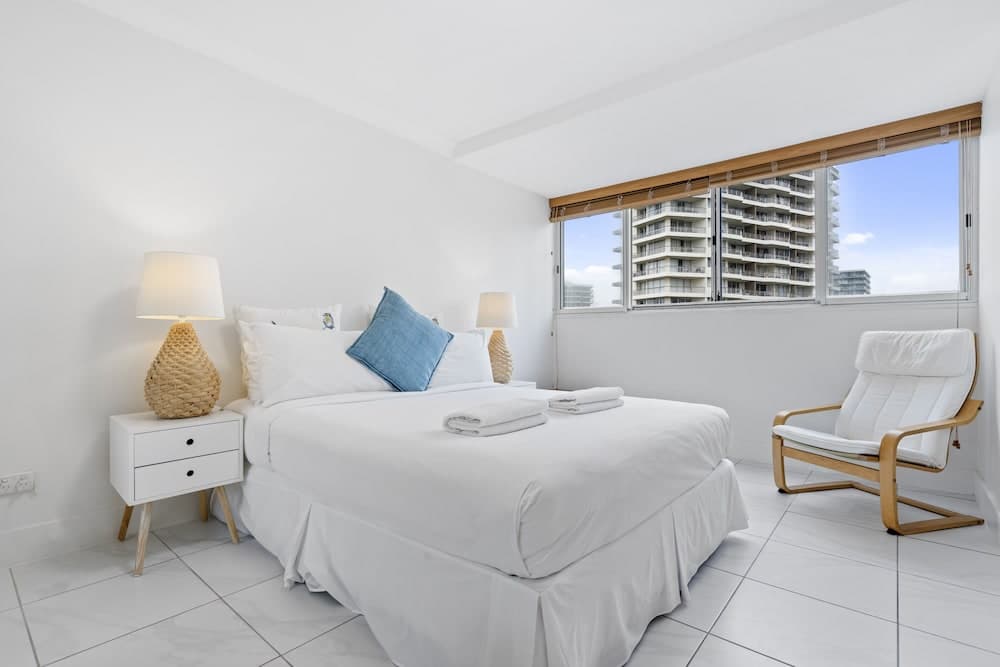 Premiere Apartments -HR Surfers Paradise