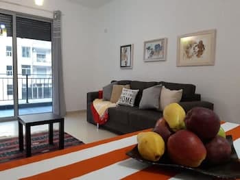 Taste of the Mediterranean- Artist 's Apartment