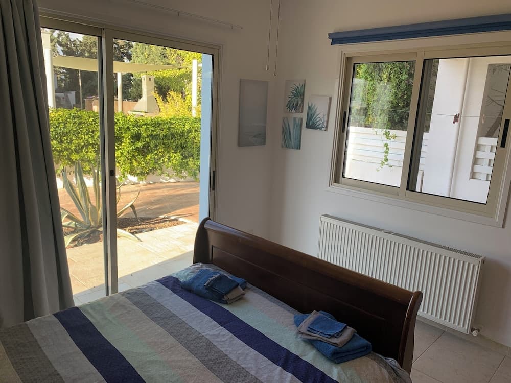 Beachfront Family Holiday Villa Perivolia