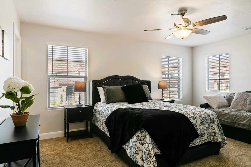 Libelle Landing by RedAwning