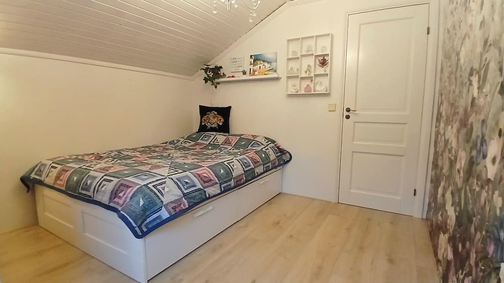 Stunning Sleeps 9 Lakeview Loghome, Spa & Yoga